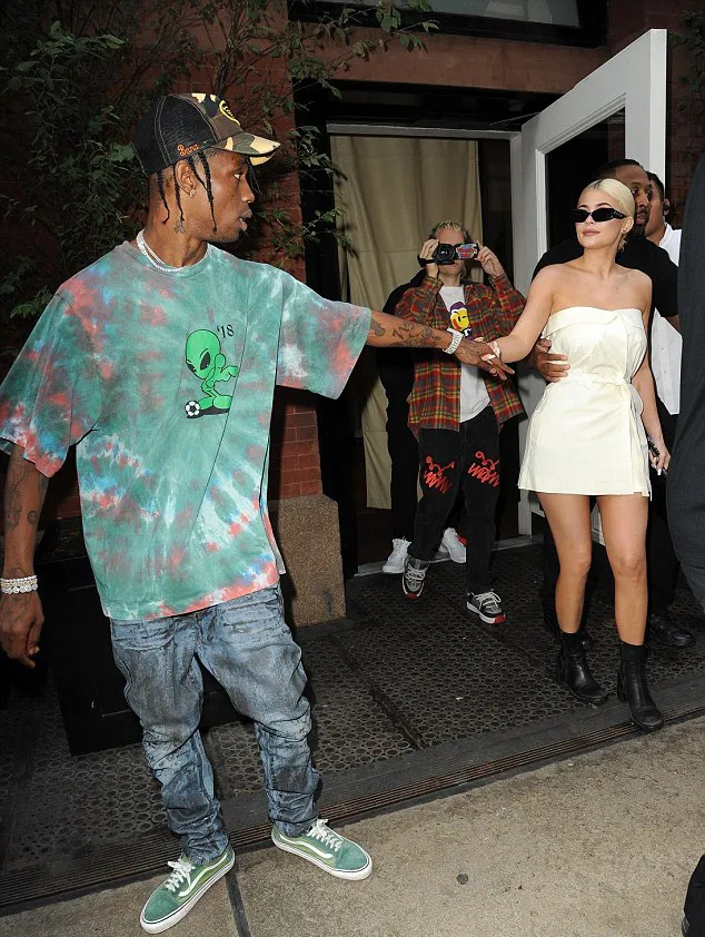 BackGrid via dailymail.co.uk