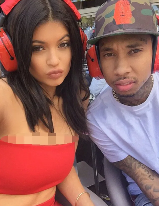 Kylie dan Tyga pamer foto selfie @ instagram.com/kyliejenner