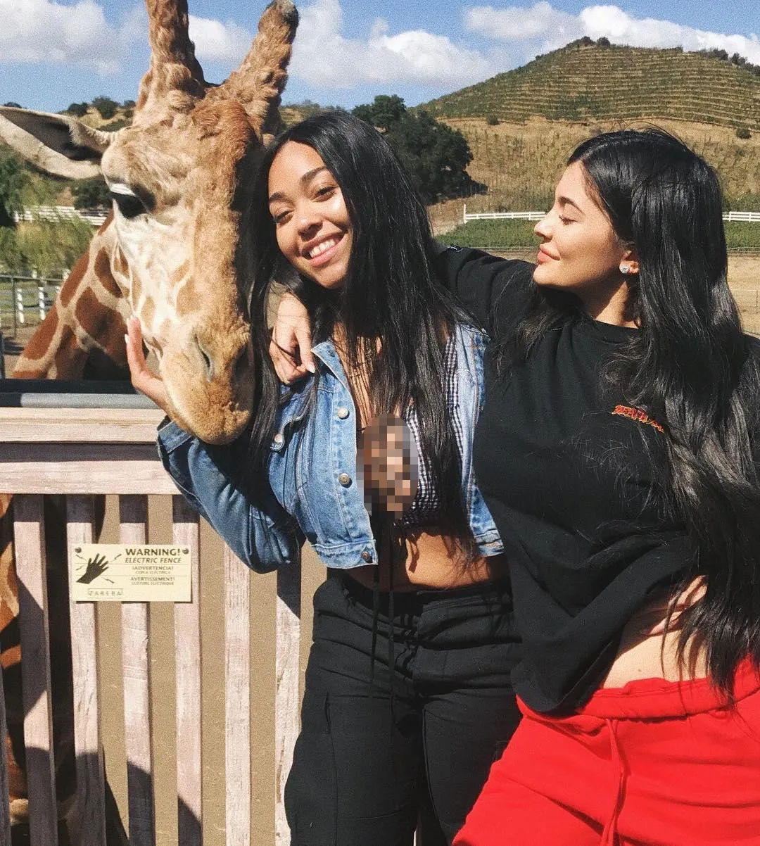 Pamer perut rata, Kylie bantah tuduhan hamil? © instagram.com/kyliejenner