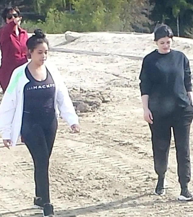 Benarkah Kylie sudah melahirkan? © dailymail.co.uk