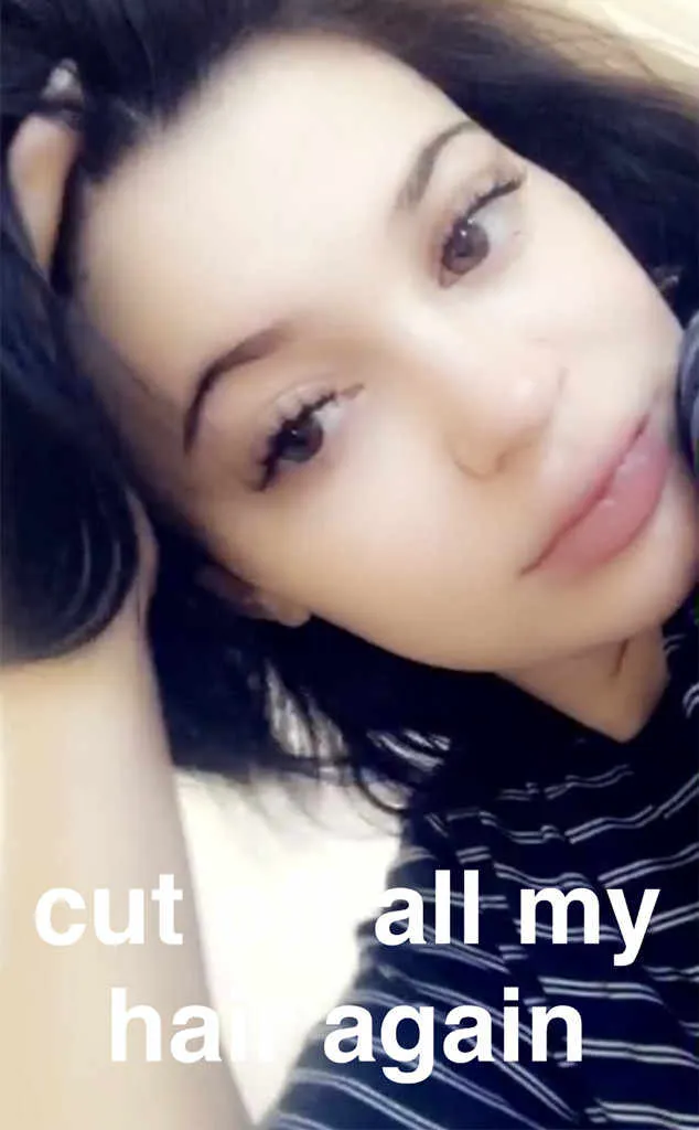 Kylie potong rambut pendek © Kylie's Snapchat