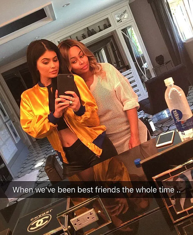 'Sisa' selfie Kylie dan Blac, batal damai? © Kylie's Snapchat