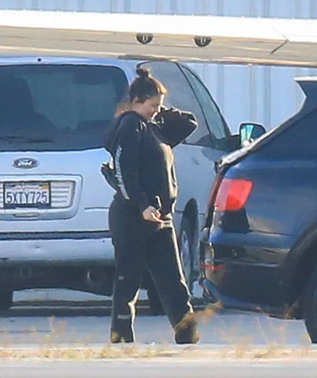 Kylie makin buncit dan gendut © dailymail.co.uk