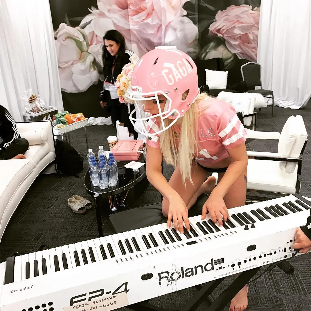 © instagram.com/ladygaga