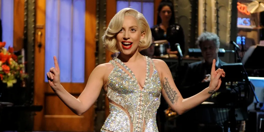 Lady Gaga - Hold My Hand
