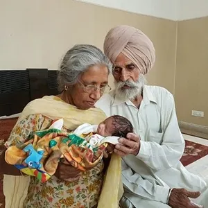 Pasangan ini telah mencoba metode bayi tabung tiga kali namun baru berhasil pada percobaan ketiga © telegraph.co.uk