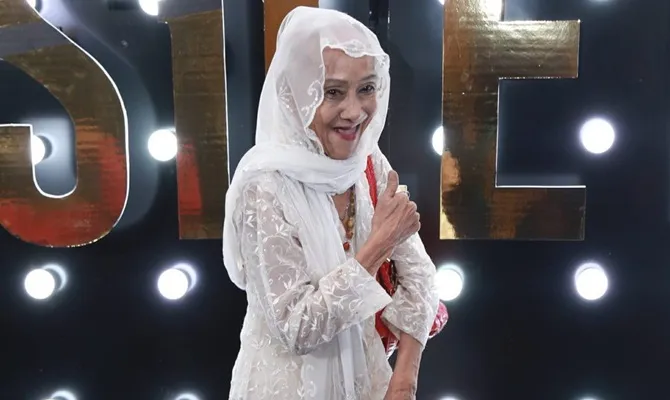 Dikenal sebagai sosok yang energik nyatanya hal tersebut tetap melekat di diri Laela Sari saat tua. © KapanLagi.com/Agus Apriyanto