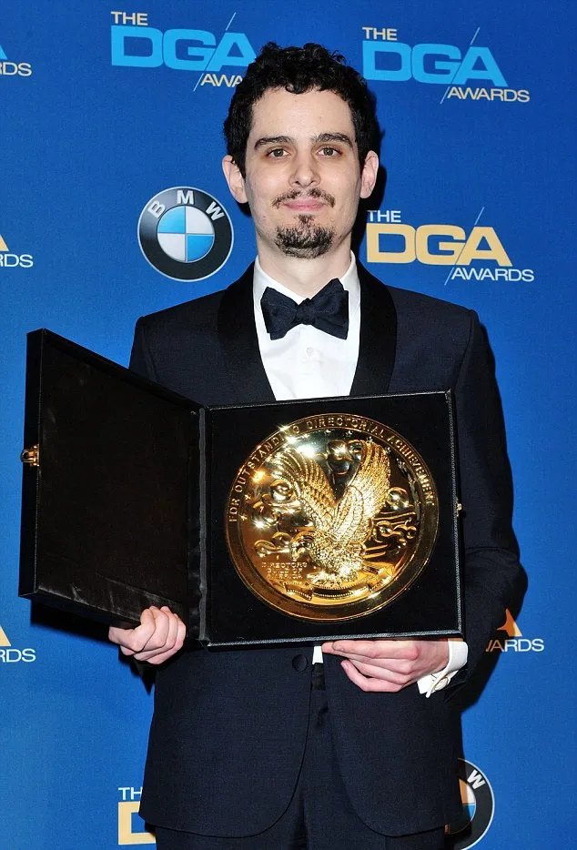 Damien Chazelle dapatkan gelar Directors Guild of America Awards of Oustanding Directing. Ia juga jadi sutradara termuda yang pernah menang di ajang ini  via: dailymail.co.uk