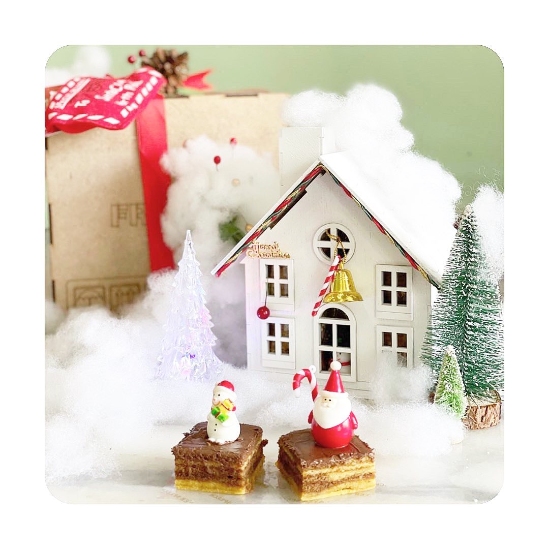 Santa Gift House inspirasi hampers Natal Š Lapislegit Layer Speech