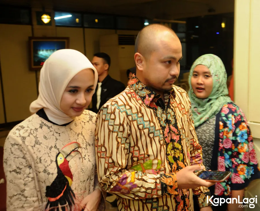 Setelah bersalaman dengan mempelai, Bella buru-buru pulang © KapanLagi.com®/Bayu Herdianto