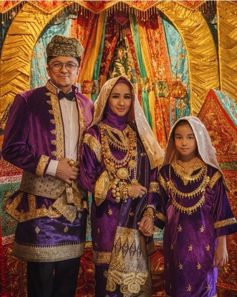 Kisah cinta Bella dengan Engku Emran hingga kini masih jadi topik bahasan publik. /©instagram.com/laudyacynthiabella