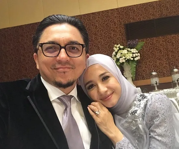 Kemesraan Bella dan Emran hadiri pernikahan salah satu kerabat mereka. /©instagram.com/laudyacynthiabella
