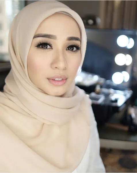 Make-up cantik Bella yang membuatnya makin memukau! /©instagram.com/andychunmakeup