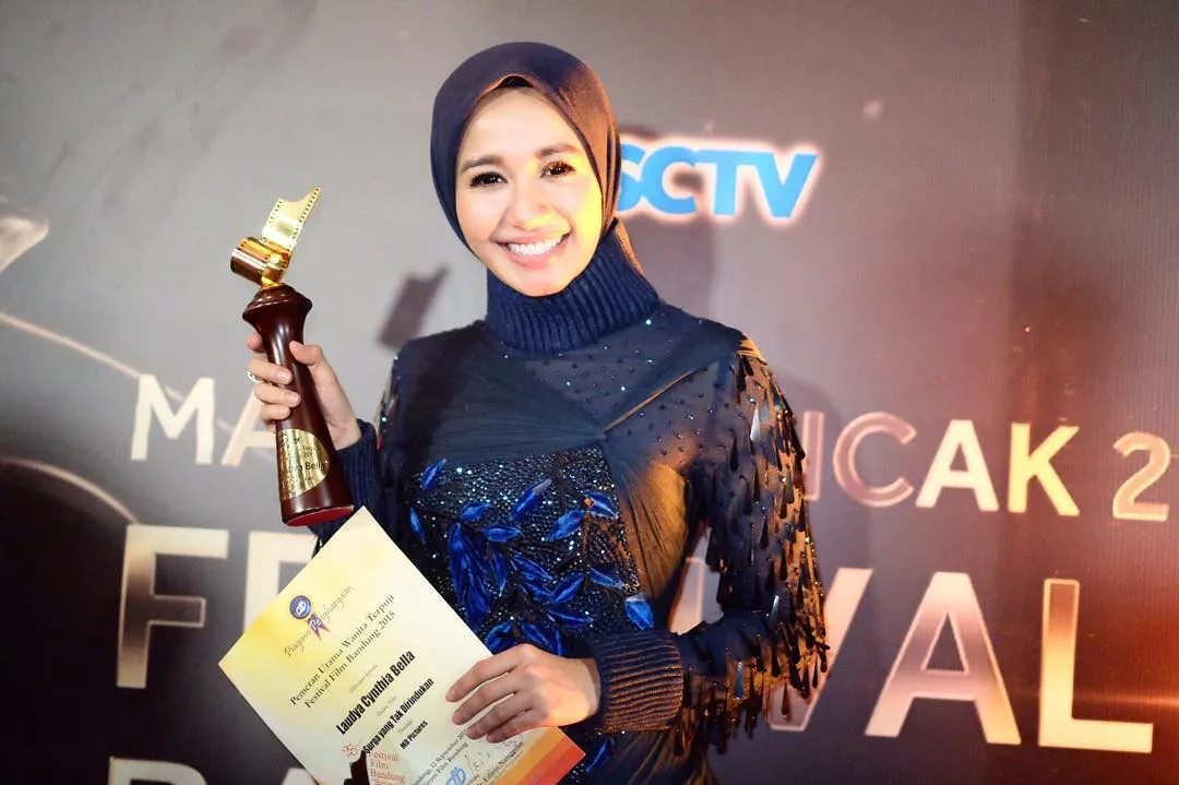 Busana Bella di FFB 2015 © Instagram/laudyacynthiabella