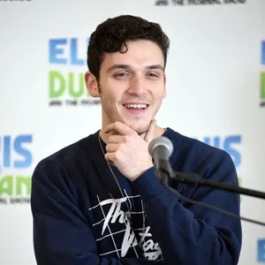 Lauv (feat. Travis Mills) - Question (Terjemahan)