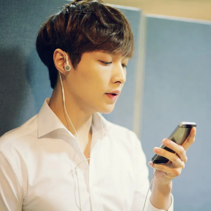 Lay EXO yang terus diserang oleh para haters. ©theqoo.net