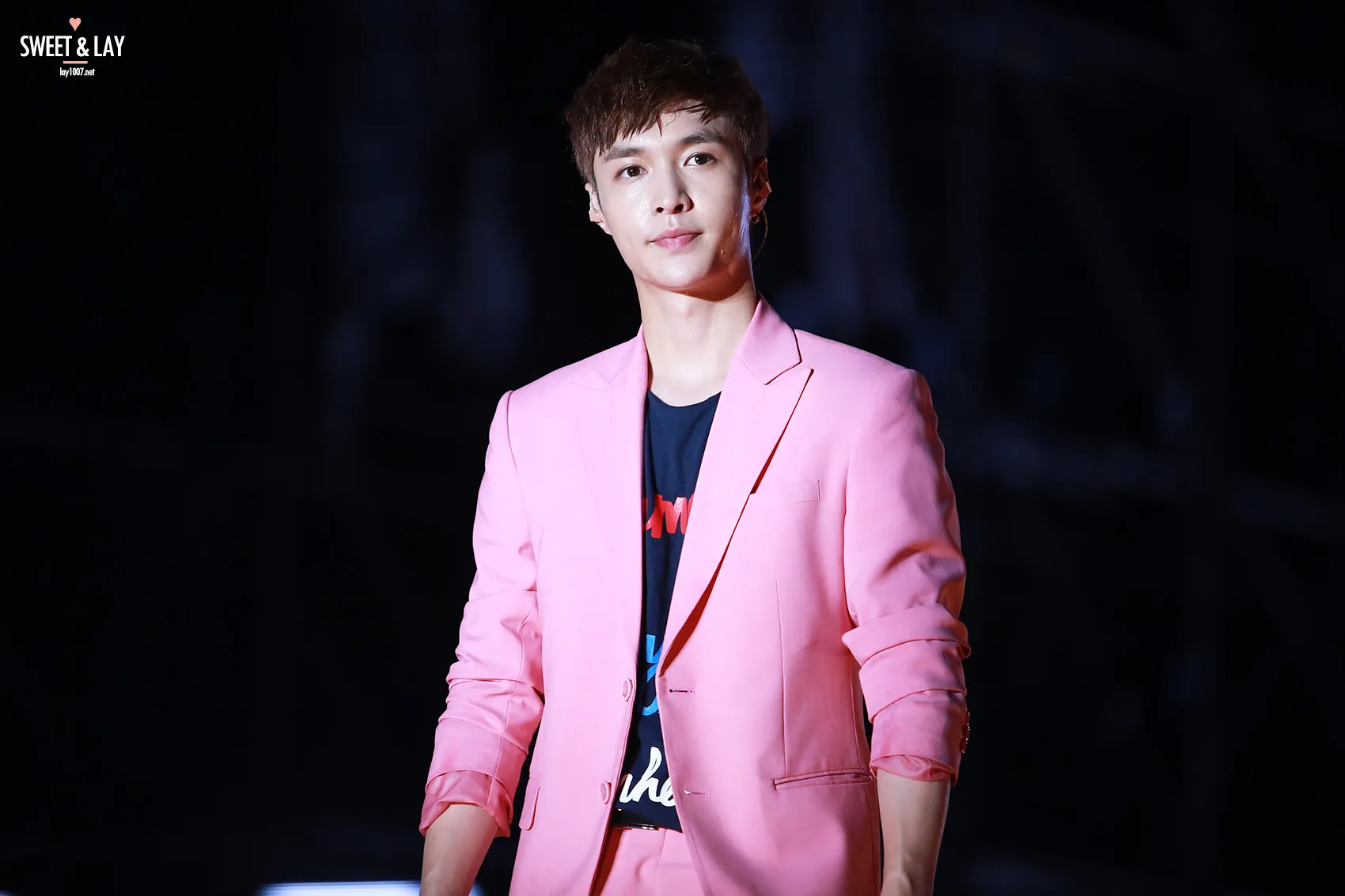 Lay merupakan salah satu member yang langganan cedera. ©credit as tagged