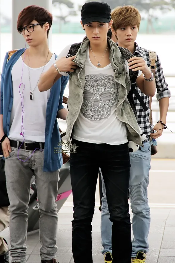 Benarkah Lay dan Tao juga akan turut keluar dari EXO dan membentuk boyband baru bersama Kris - Luhan? Foto: fantaken/credit as tagged