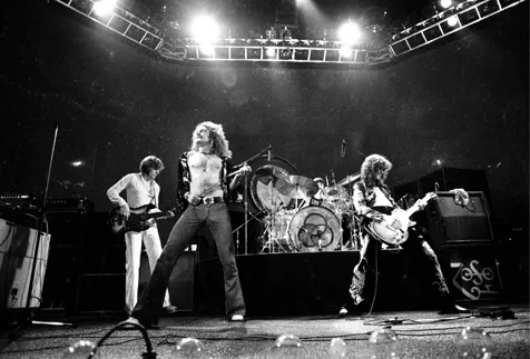 Gaya Led Zeppelin di atas panggung @foto: factmag.com