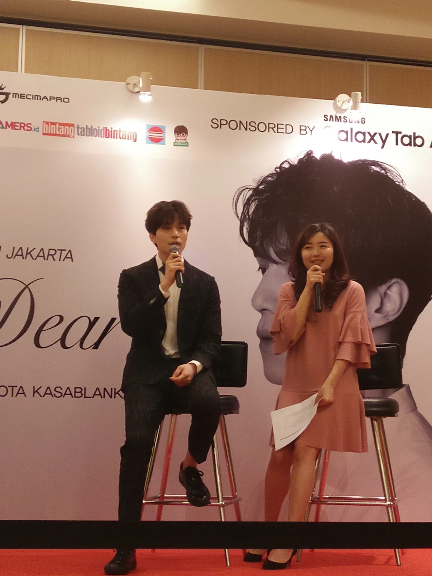 Lee Dong Wook saat konferensi pers © KapanLagi.com®/Nuzulur Rakhmah