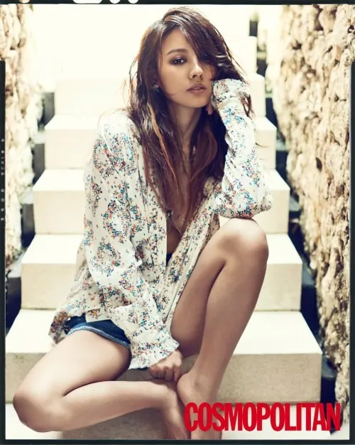 Lee Hyori sesi foto Cosmopolitan di Bali @allkpop.com