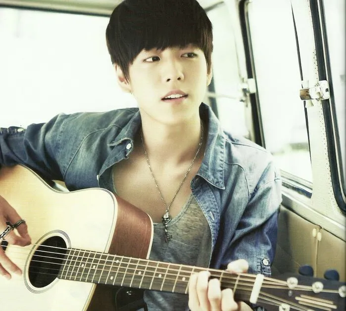 Lee Hyun Woo ungkap kebahagiaan dirinya sempat beradu akting dengan Kim Soo Hyun dan Kim Woo Bin. ©soompi.com
