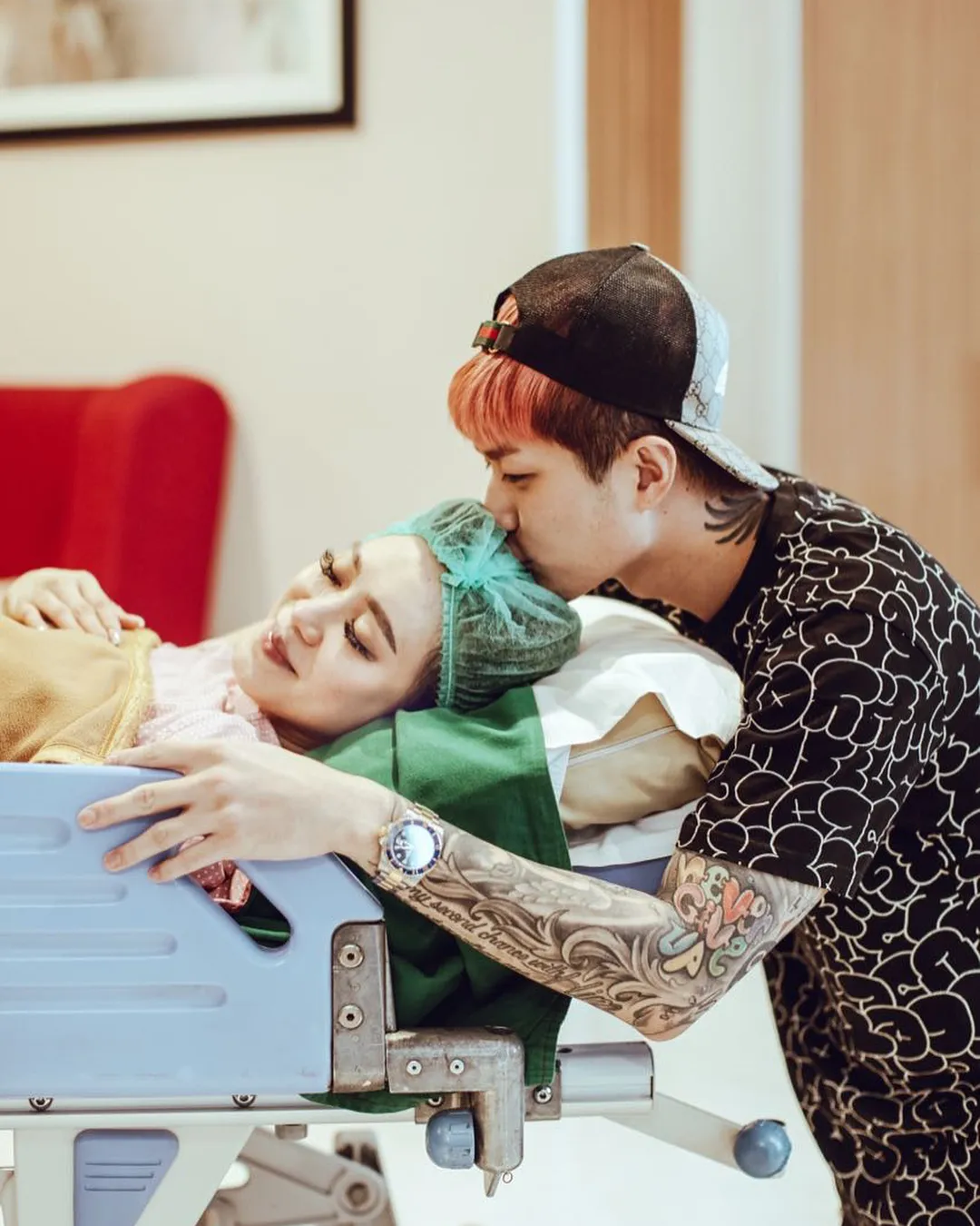Lee berharap anak laki-lakinya nanti bisa menjaga kakak-kakak perempuannya © instagram.com/leejeonghoon