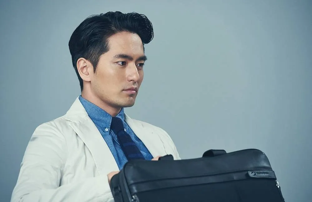 Sibuk syuting iklan, Lee Jin Wook bantah lakukan pelecehan seksual © allkpop.com