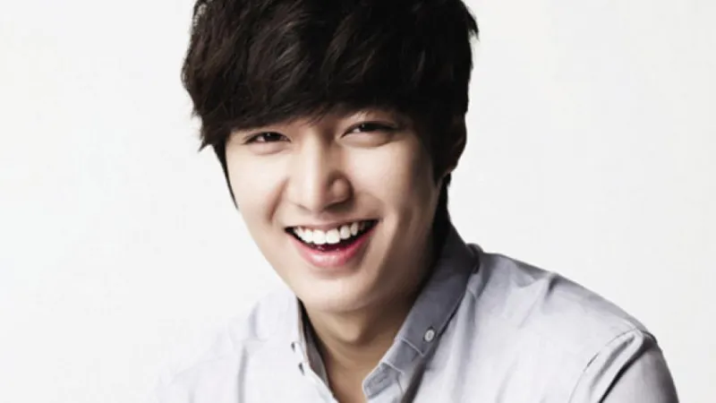 Lee Min Ho ungkap belasungkawa pada korban gempa Nepal dan berikan sumbangan sebesar Rp 1,2 miliar. ©soompi.com.