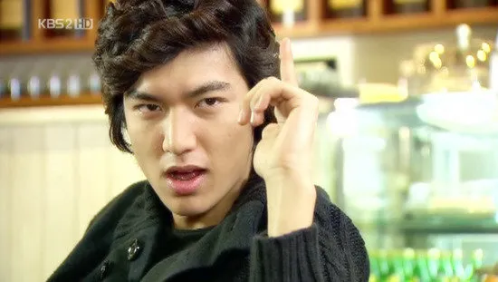 Lee Min Ho trauma rambut kriting gara-gara perankan Gu Jun Pyo di Boys Over Flower. @en.korea.com