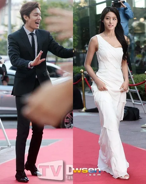 Lee Min Ho dan Seolhyun AOA sukses mencuri perhatian kala berjalan di red carpet 2015 Seoul Drama Awards. ©soompi.com