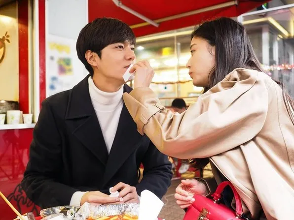 Heo Joon Jae dan Shim Chung kencan romantis © instagram.com/thelegendofthebluesea