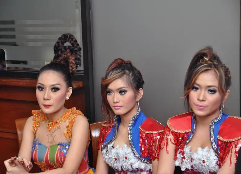 Deasy Kitaro bersama Mey Plara dan Dian Salsabila @KapanLagi.com