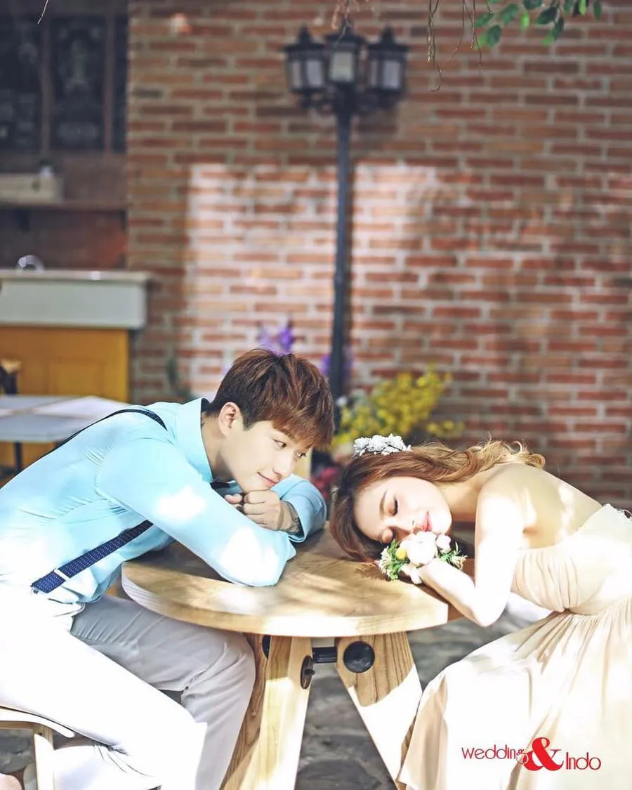 Lee Jeong Hoon rayakan tahun baru bareng keluarga. Credit: Instagram/wedding_and_indo