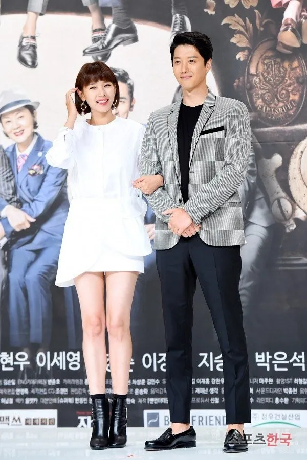 Lee Dong Gun dan Jo Yoon Hee resmi pacaran.