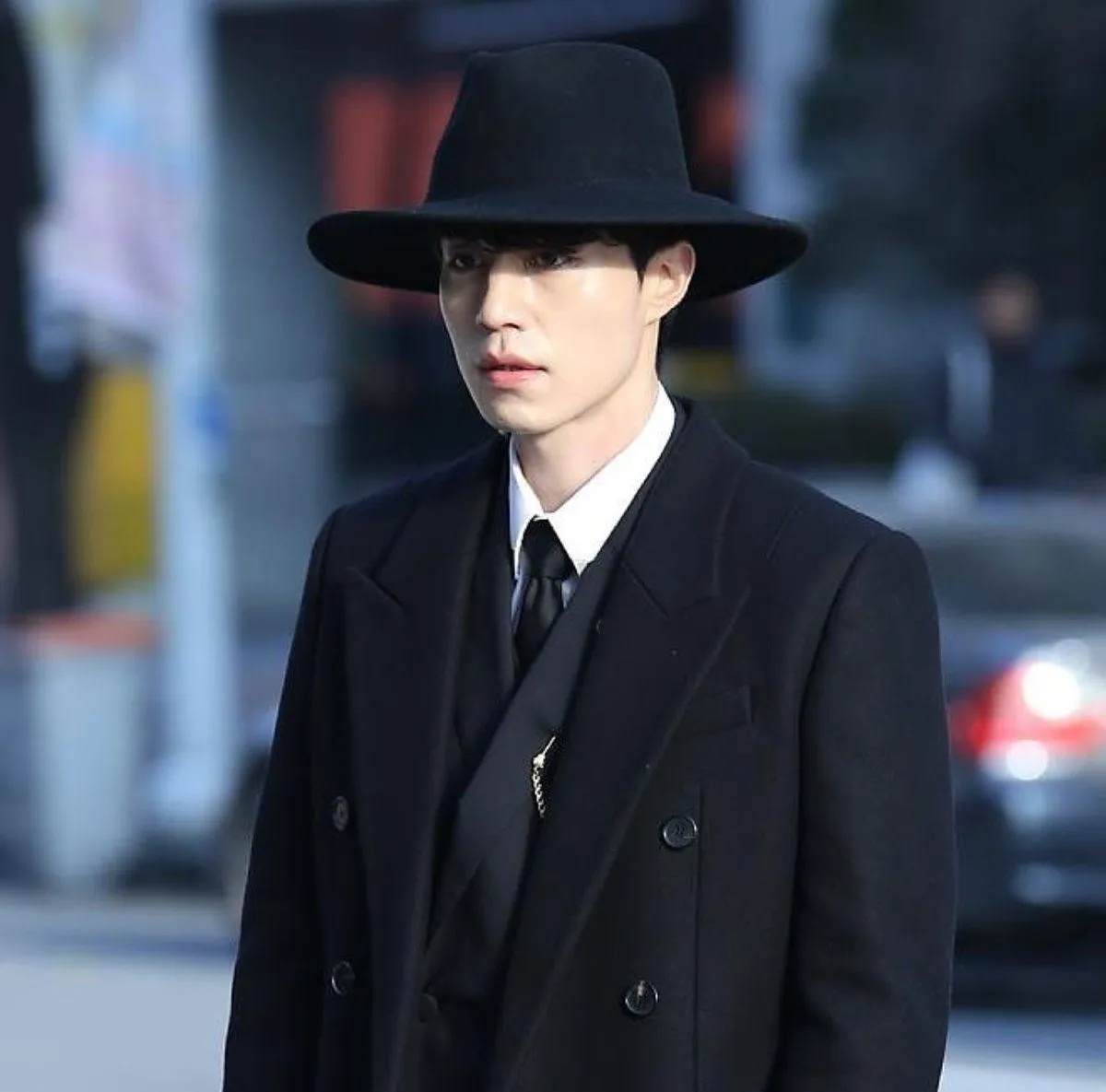 8. Outfit Malaikat Maut di GOBLIN