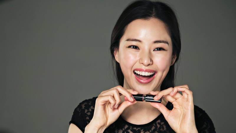 Honey Lee ditawari untuk oplas untuk menghilangkan lesung pipinya. © allkpop.com