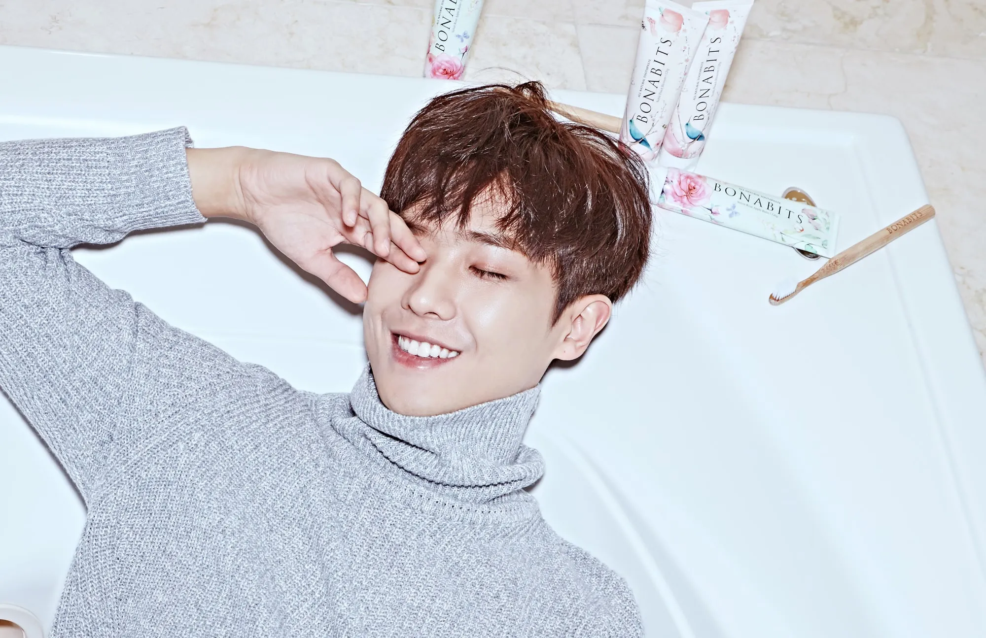 Agensi menyangkal kabar tentang Lee Joon berusaha bunuh diri. © soompi.com
