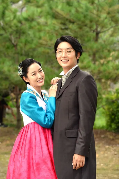 Lee Jun Ki dikabarkan pacaran dengan Jeon Hye Bin lagi. ©kdramastars.com