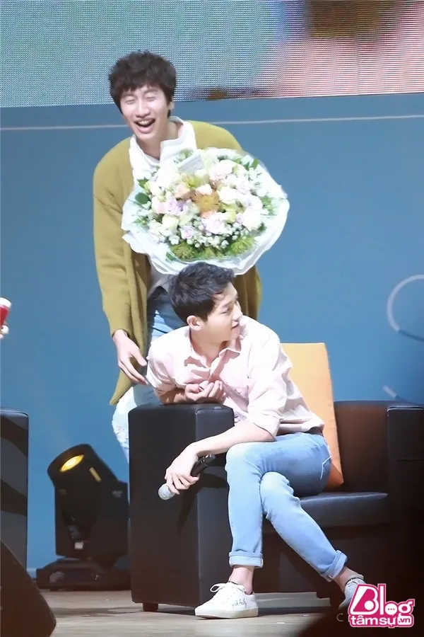 Song Joong Ki mengungkapkan seperti apa keakrabannya dengan Lee Kwang Soo. ©blogtamsu.vn
