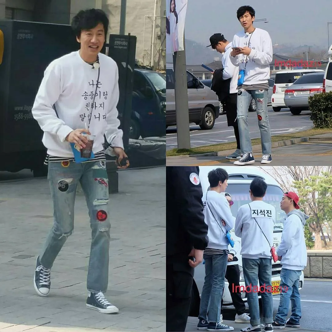 Kaos Lee Kwang Soo yang pamer kedekatan dengan Song Joong Ki. © instagram.com/leekwangsoo_prince