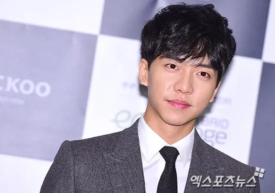 Lee Seung Gi bantah rumor punya saudara kembar wanita. © soompi.com