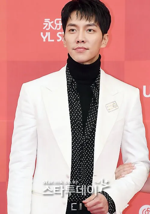 Lee Seung Gi ©  star.mk.co.kr