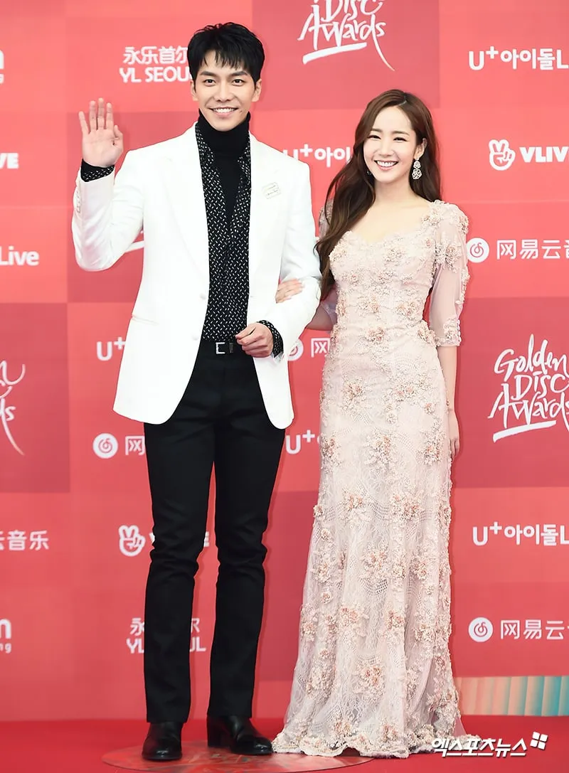 Lee Seung Gi dan Park Min Young © XSportNews