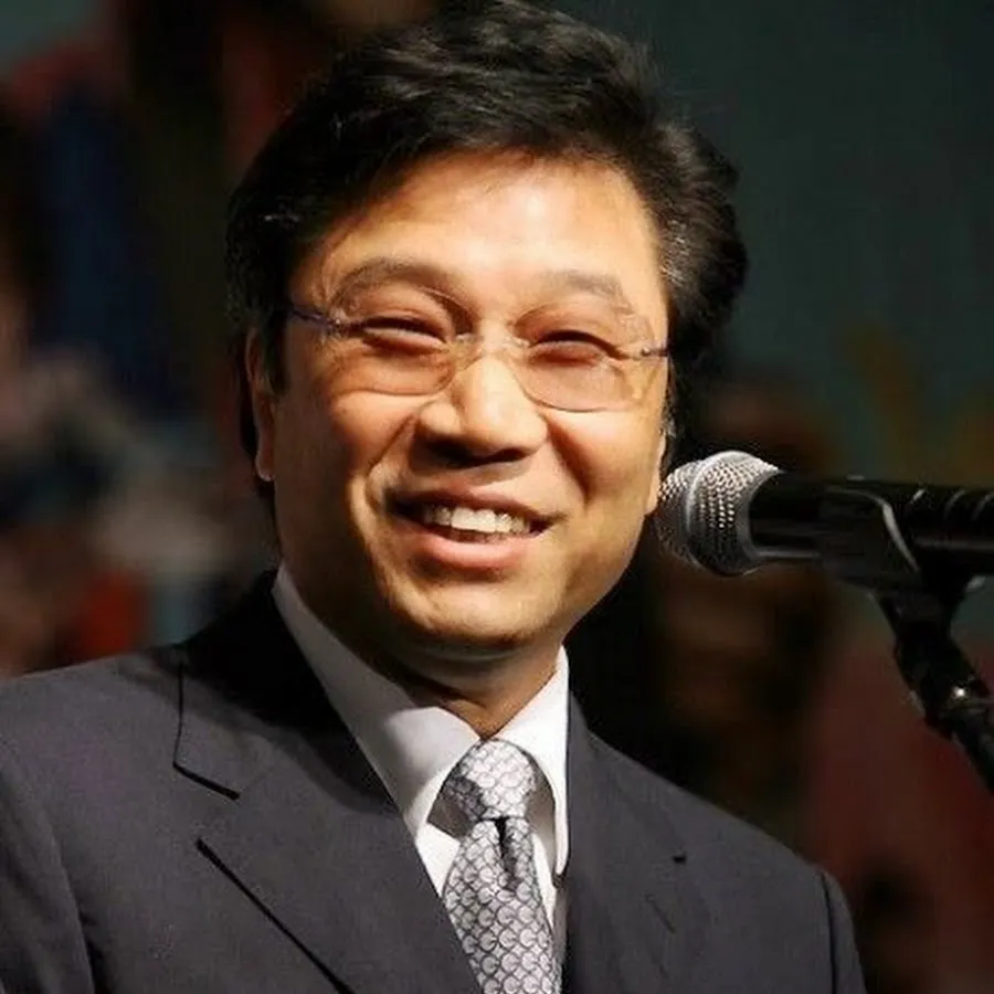 Lee So Man, sosok murah senyum yang baru ditinggal istrinya