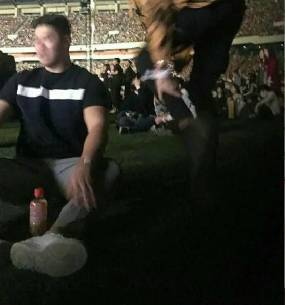 Lee Sung Kyung menghapus foto yang diambil di konser Coldplay ini. ©Instagram/heybiblee