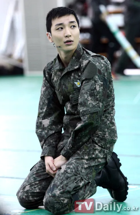 Tiga keluarga Leeteuk yang meninggal dimakamkan hari ini. ©fanpop