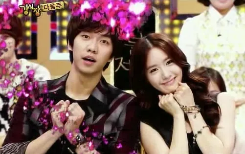 Lee Seung Gi dan Yoona yang telah resmi berpacaran lebih dari satu tahun. @kpopstarz.com