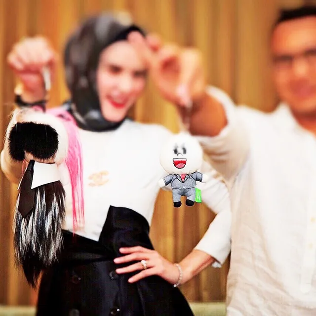 Angel Lelga pamer gantungan kunci Fendi seharga 19 juta Rupiah