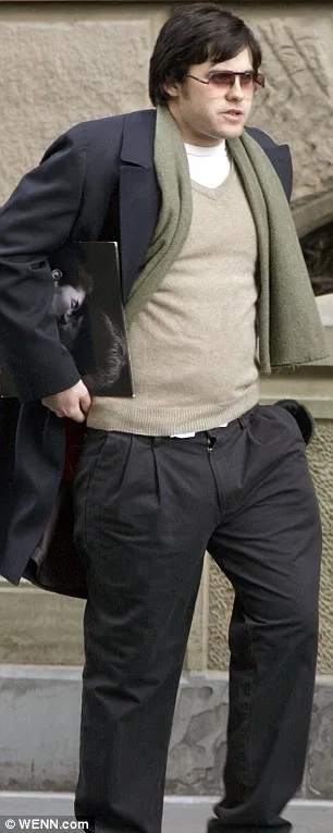 Leto bisa juga menaikkan berat badannya menjadi gemuk.